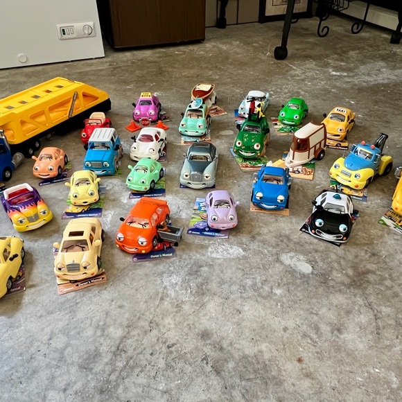 Chevron Cars Collection 25 Cars Selling as Set Dating from 1996 to 2001 - Picture 2 of 7